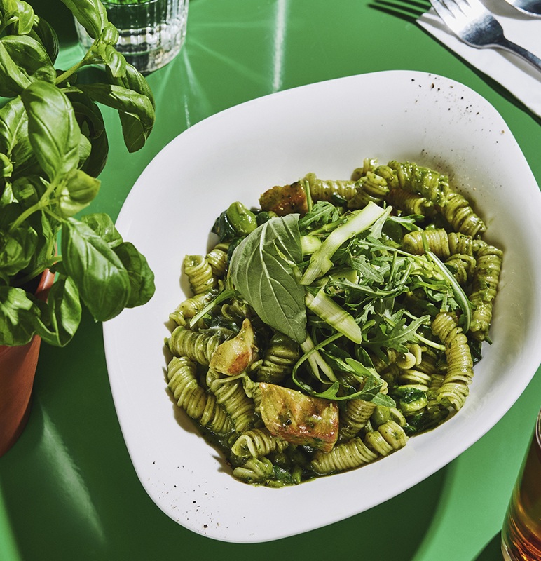 Pasta Alfredo Basilico